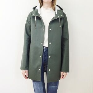NWT Stutterheim Stockholm Green Raincoat with Hood Rain Jacket